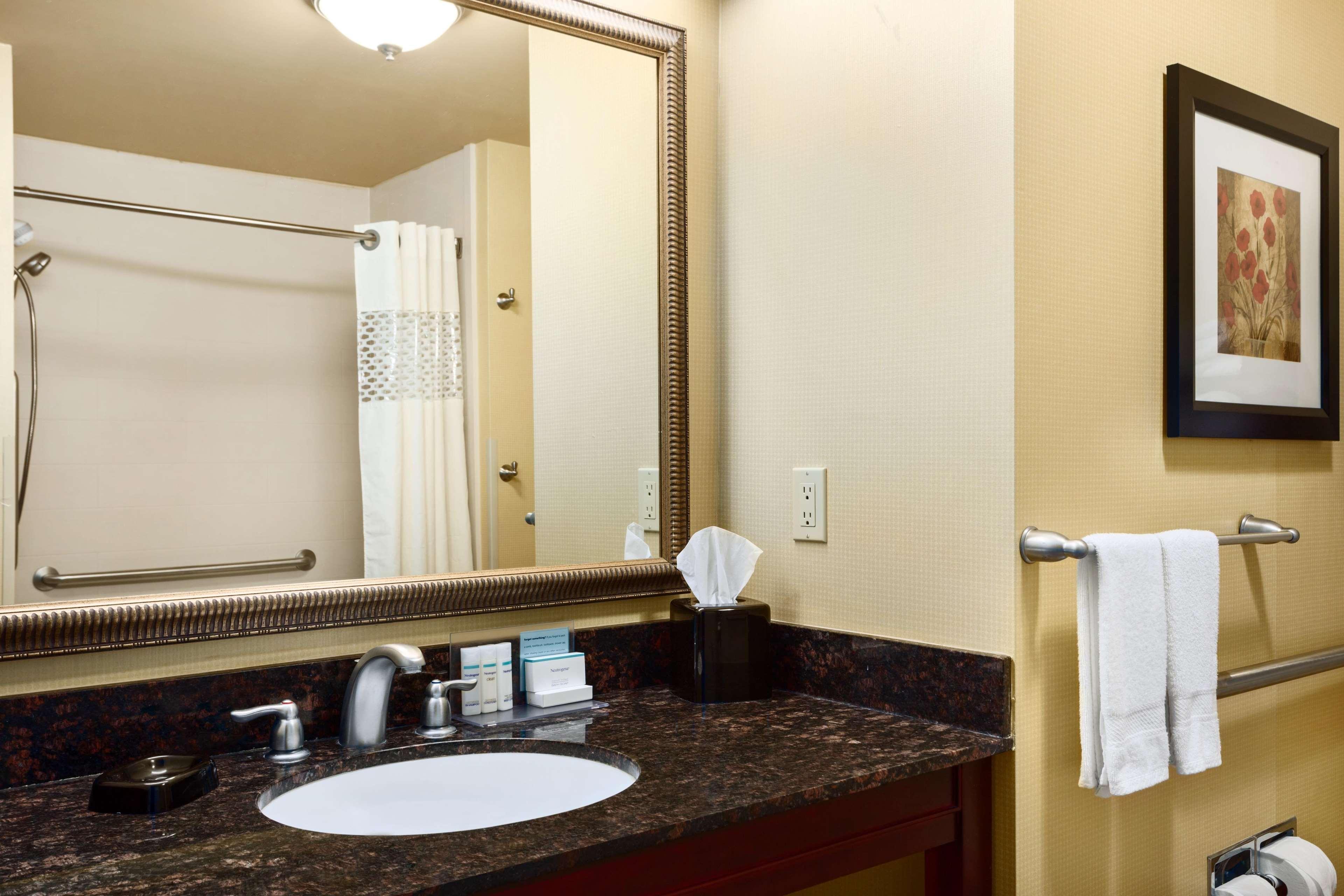 Hampton Inn & Suites Mission Zewnętrze zdjęcie